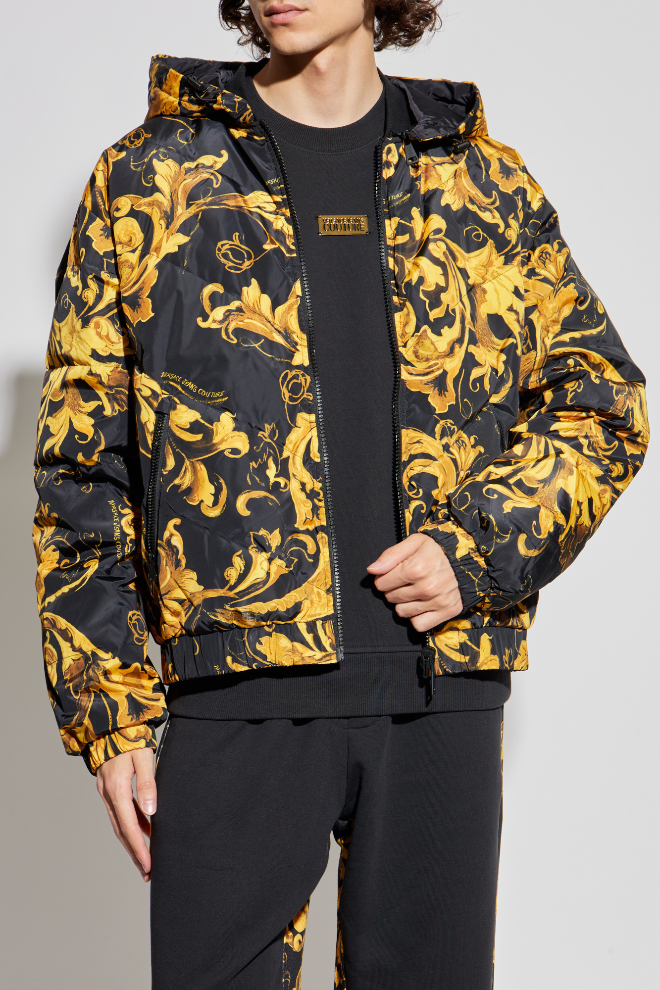 ジャケット・アウター VERSACE JEANS COUTURE Embellished Logo Crop Denim Jacket | VERSACE